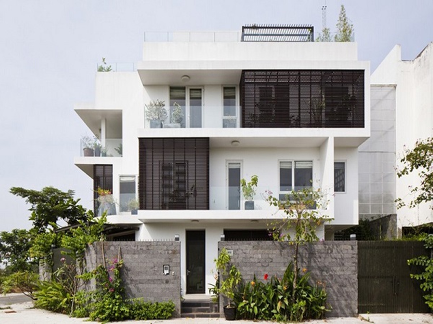 Biệt thự vườn đẹp 3 tầng độc đáo