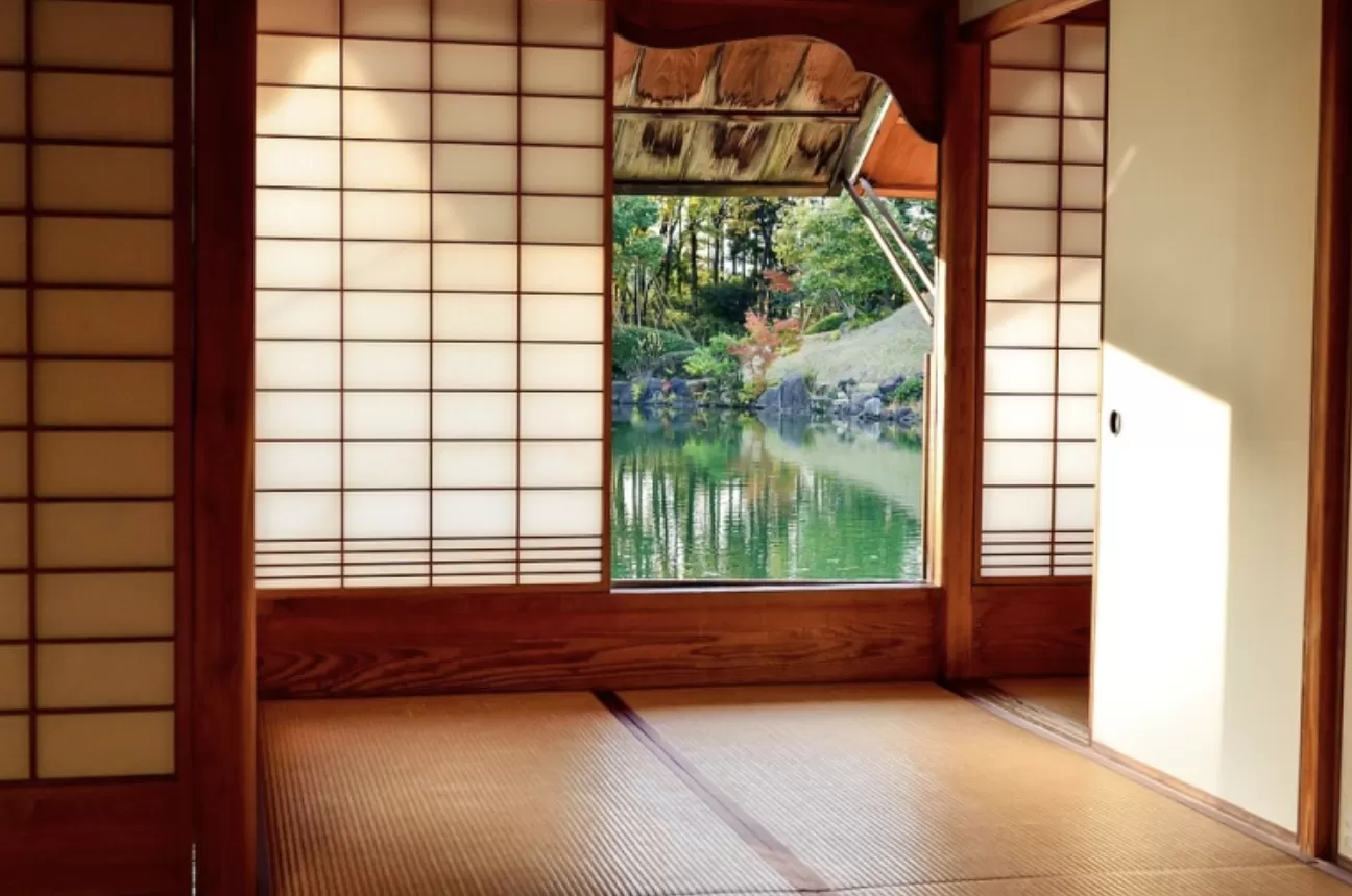 Hộc trang trí tokonoma ở sảnh tiếp khách nhà Nhật Bản đẹp tối giản