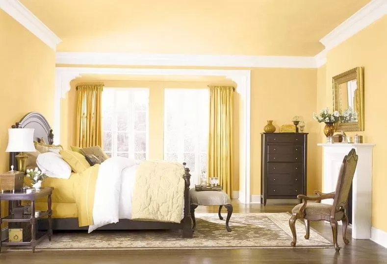 Phòng ngủ tân cổ điển màu vàng