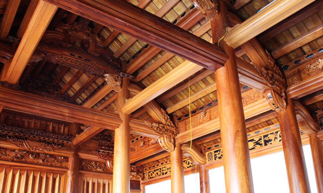 Thanh gỗ nhà cổ thường được trạm khắc
