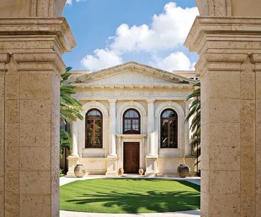 Nhà ở Hy Lạp kế thừa nét đẹp cột cao và nhiều chi tiết vòm cổ điển