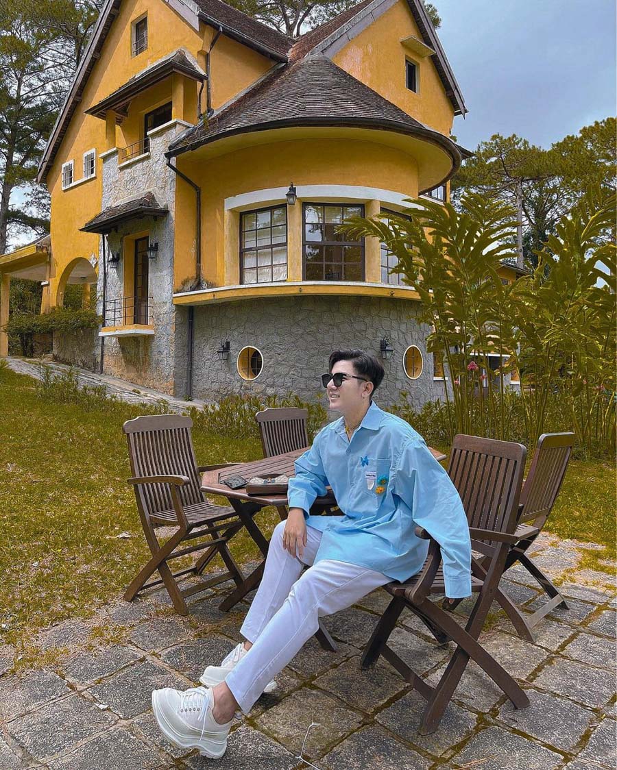 Sơn ngoại thất sáng màu hoà mình với thiên nhiên