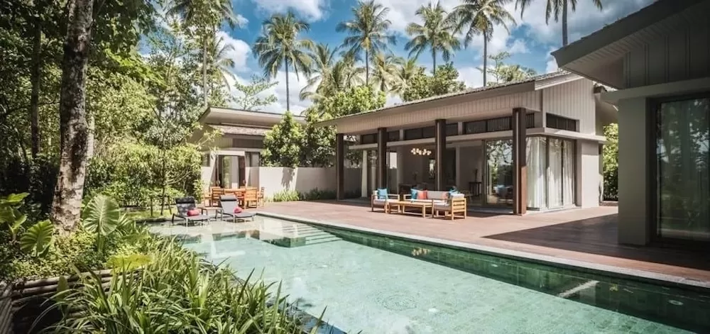 Lắp đặt hệ thống tưới từ ao hồ, sông suối để giảm chi phí cho việc sử dụng nước