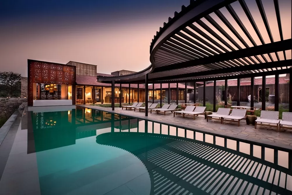 mẫu nhà resort kiểu Á Đông đẹp là một biểu tượng kiến trúc với vẻ đẹp truyền thống và sự tinh tế hiện đại