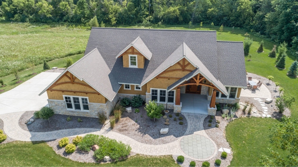 phong cách châu Âu, không gian ngoại thất của ngôi nhà này là một điểm nhấn đặc biệt. 