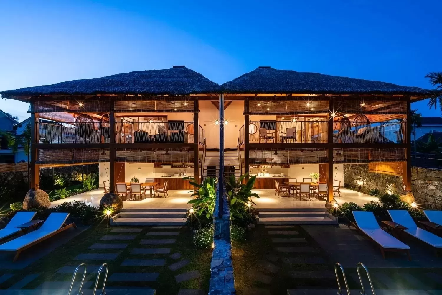 Nhà vườn kiểu resort truyền thống