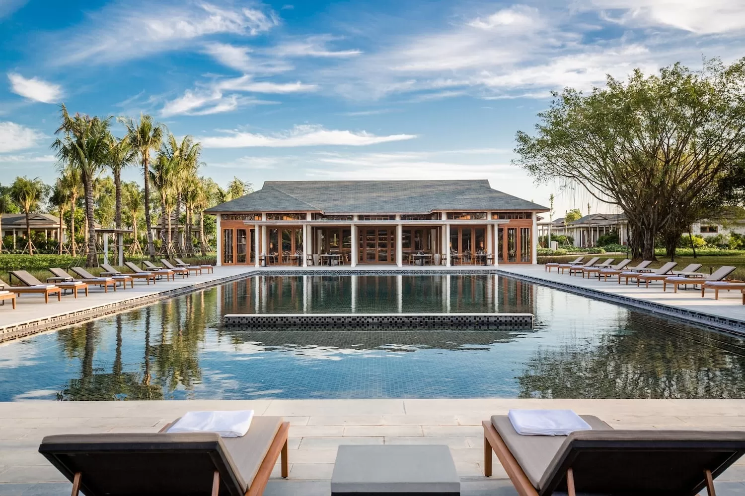 Mẫu thiết kế indochine villa sân vườn 1000m2