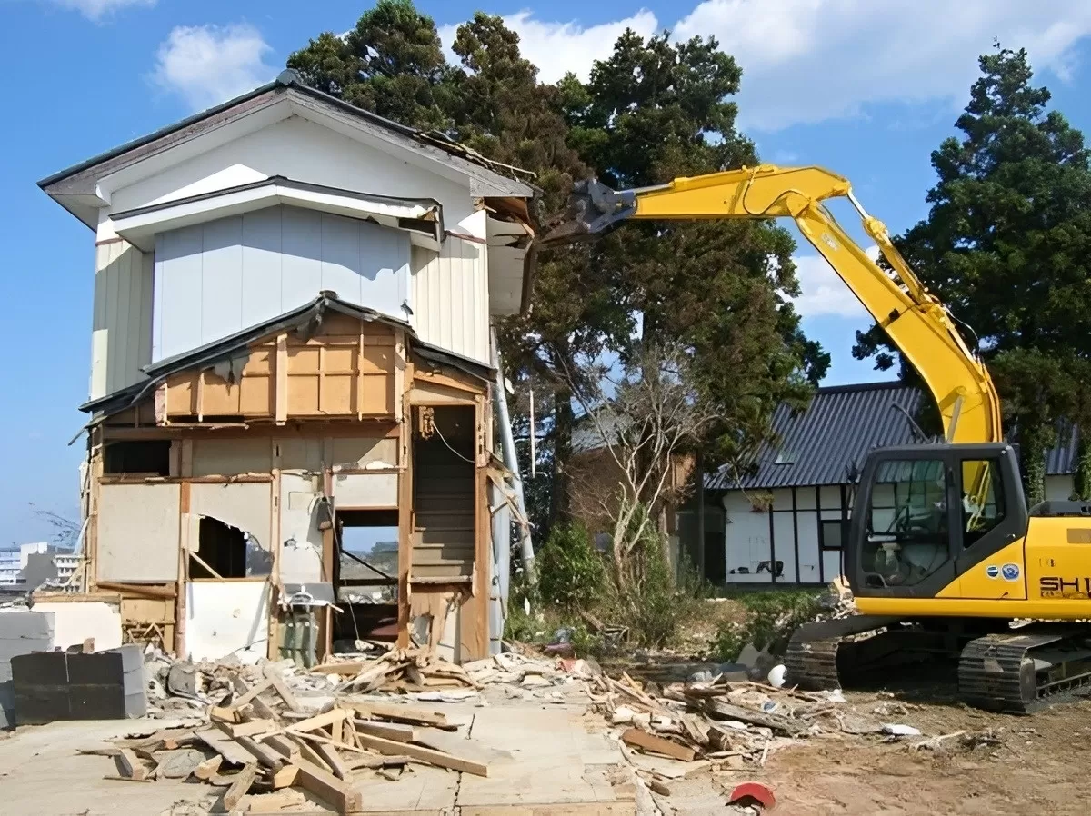Móng băng hoặc móng nền chính là những kết cấu kỹ thuật cơ bản để xây dựng được một ngôi nhà. Được thiết kế nằm phần dưới cùng của toàn bộ công trình xây dựng.