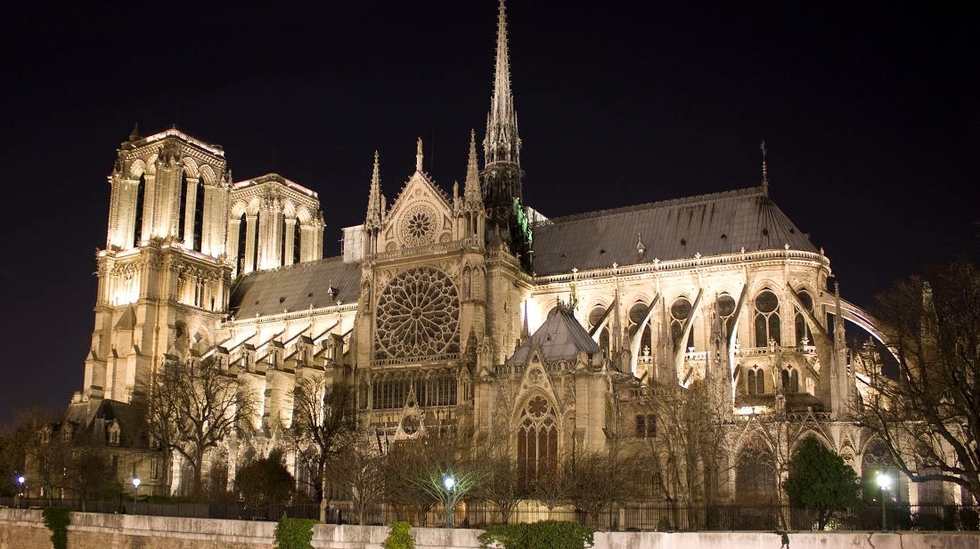 Kiến trúc Gothic là phong cách kiến trúc bắt đầu phát triển từ nửa sau thời Trung cổ ở Tây Âu. Lối kiến trúc này thể hiện rõ nhất trong vẻ đẹp các nhà thờ, thánh đường và một số công trình dân dụng khác