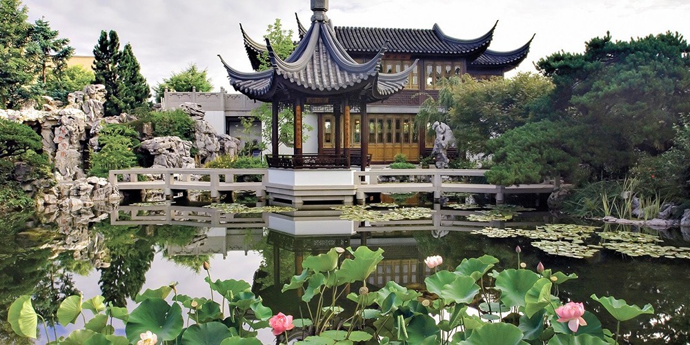 Sân vườn trước nhà phong cách Trung Hoa