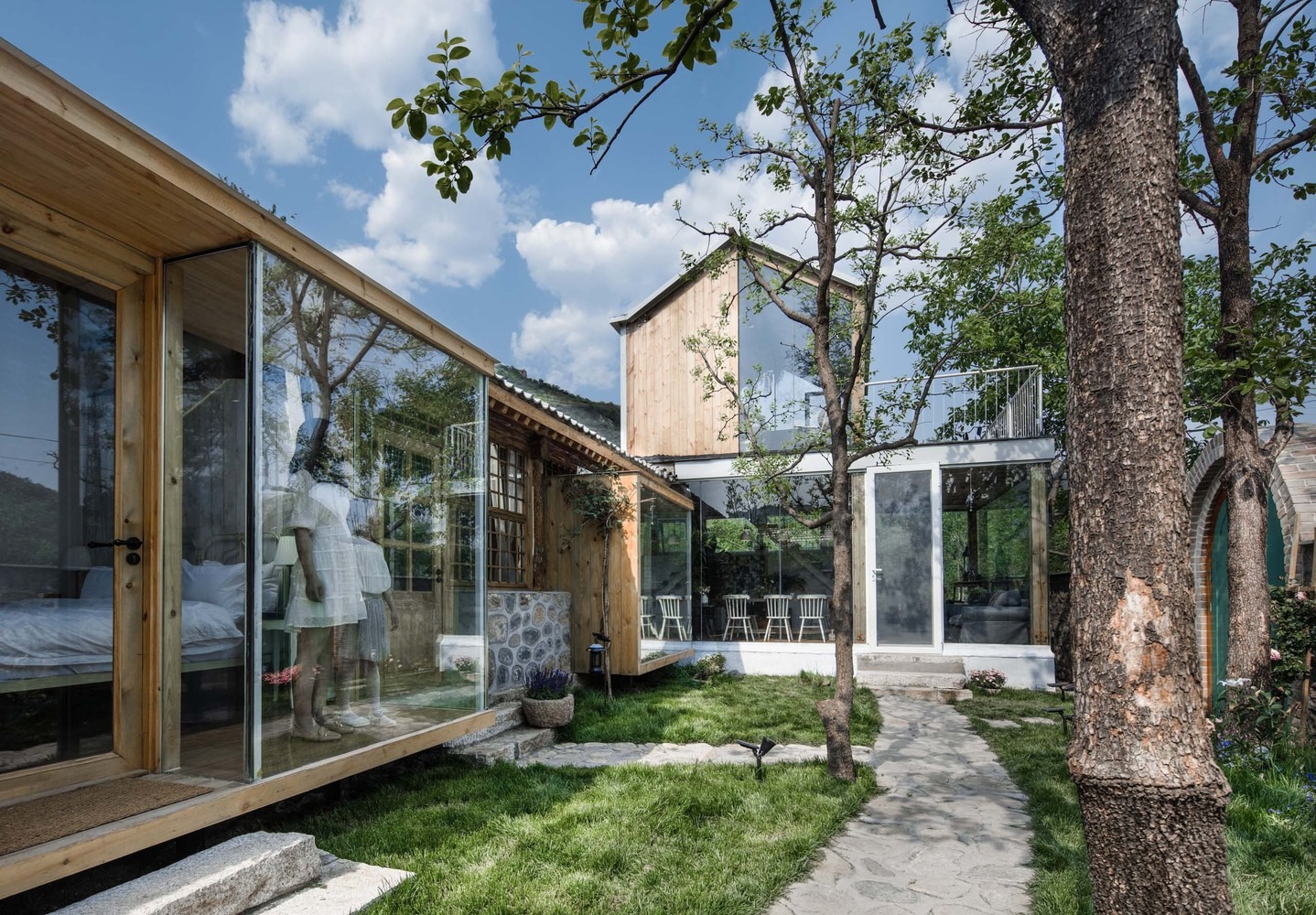 Mẫu villa vườn đẹp có hình khối độc đáo tại Đà Nẵng