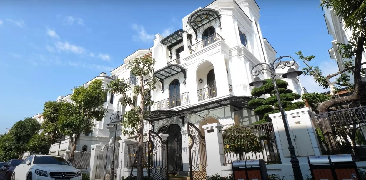 Biệt thự sân vườn liền kề phong cách Pháp lãng mạn