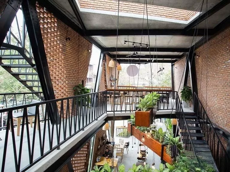 Quán cafe khung thép mang tới không gian quán ấn tượng, tính thẩm mỹ cao và tiết kiệm chi phí đầu tư