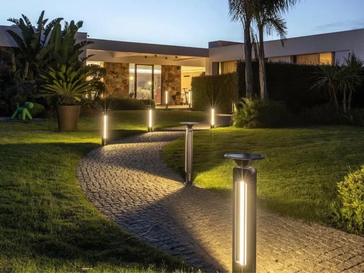 Lắp đèn trang trí 