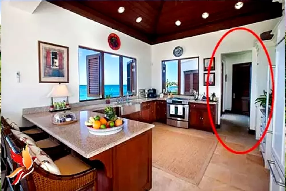 Hóa giải phong thủy cửa chính đối diện cửa sau