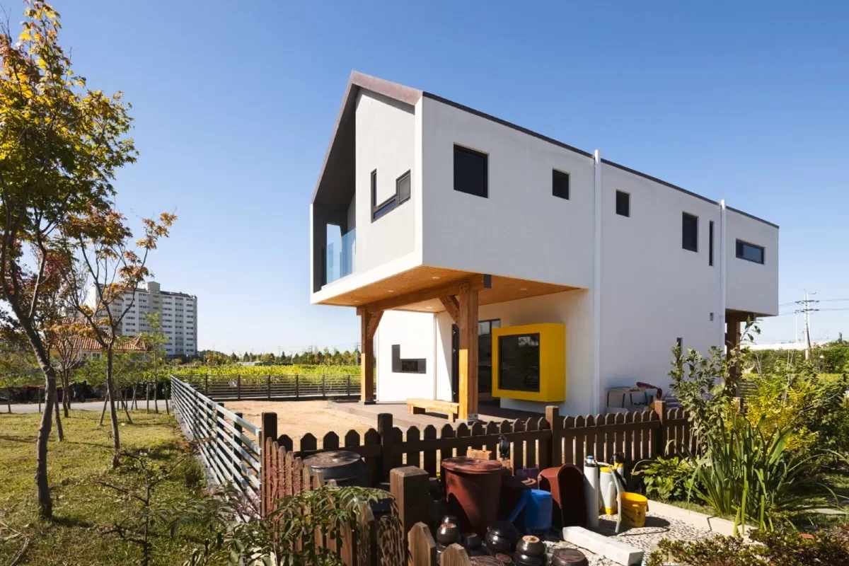 Mẫu nhà 2 tầng kiểu Hàn Quốc hiện đại có sân vườn