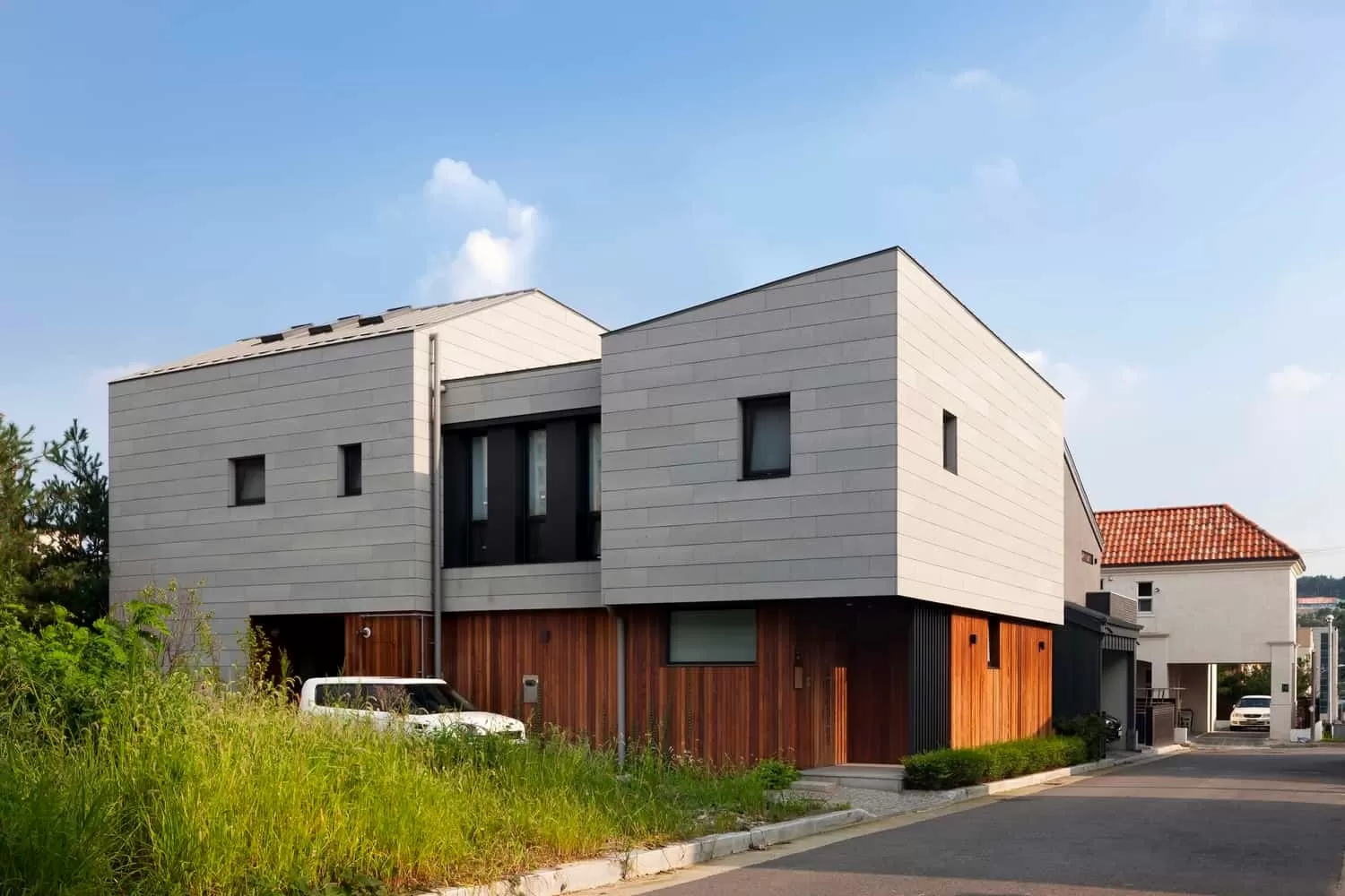 Nhà ống 2 tầng kiểu Hàn Quốc hiện đại mặt tiền 6m