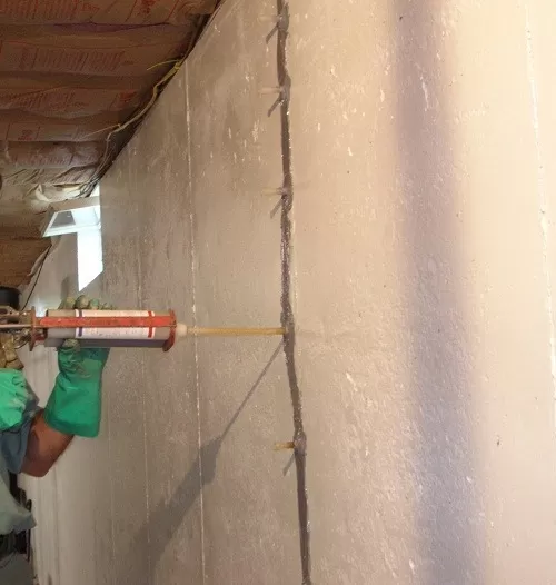 Xử lý khe hở giữa 2 nhà là vấn đề được nhiều gia đình quan tâm bởi đây là khu vực dễ bị thấm nhất giữa 2 nhà. 