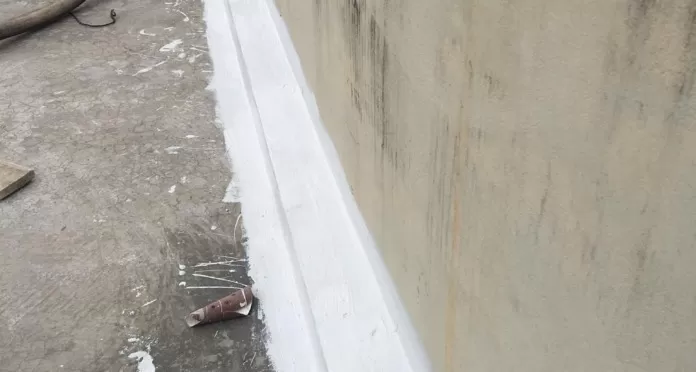 Xử lý khe hở giữa 2 nhà là vấn đề được nhiều gia đình quan tâm bởi đây là khu vực dễ bị thấm nhất giữa 2 nhà. 