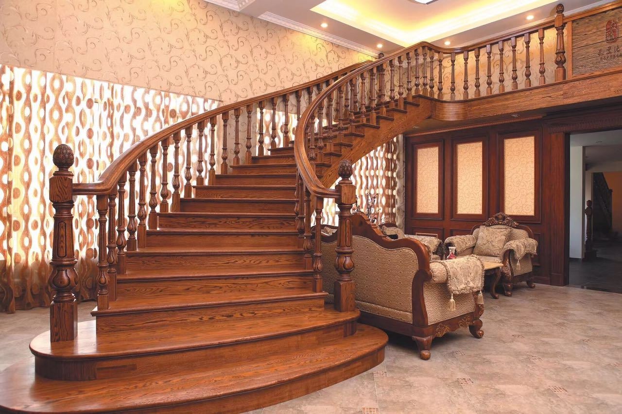 Mẫu lan can bằng gỗ nhà biệt thự