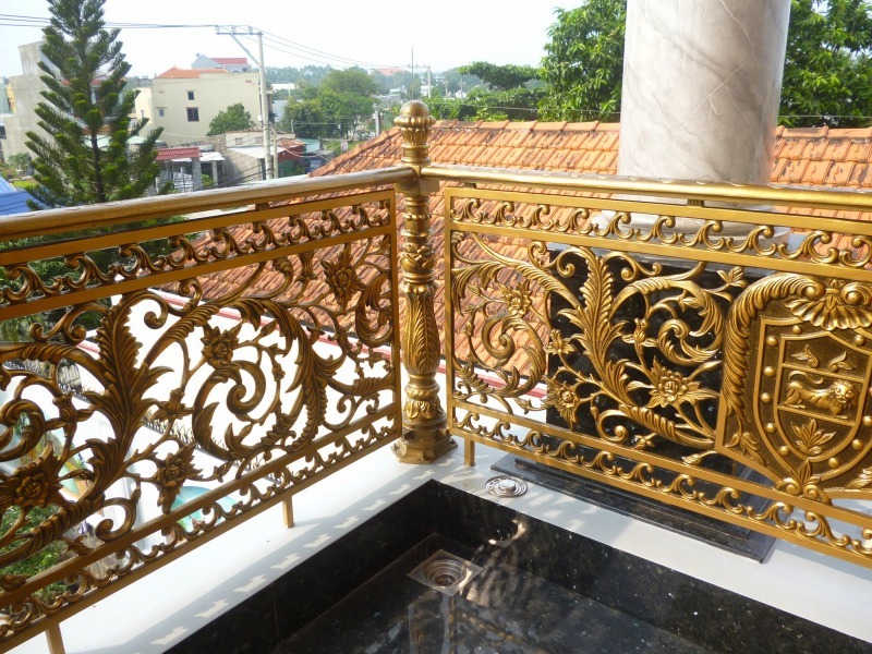 Mẫu lan can nhôm đúc biệt thự