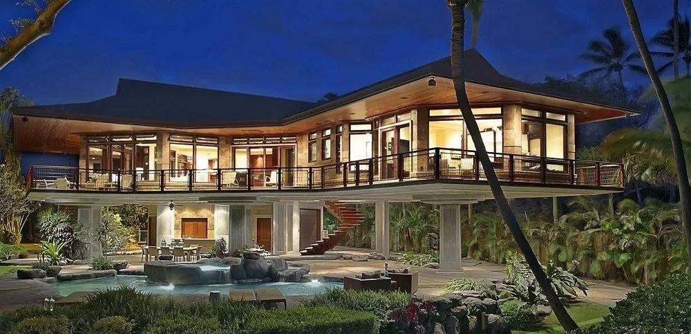 Nhà sàn được xây dựng trên những cột gỗ cao