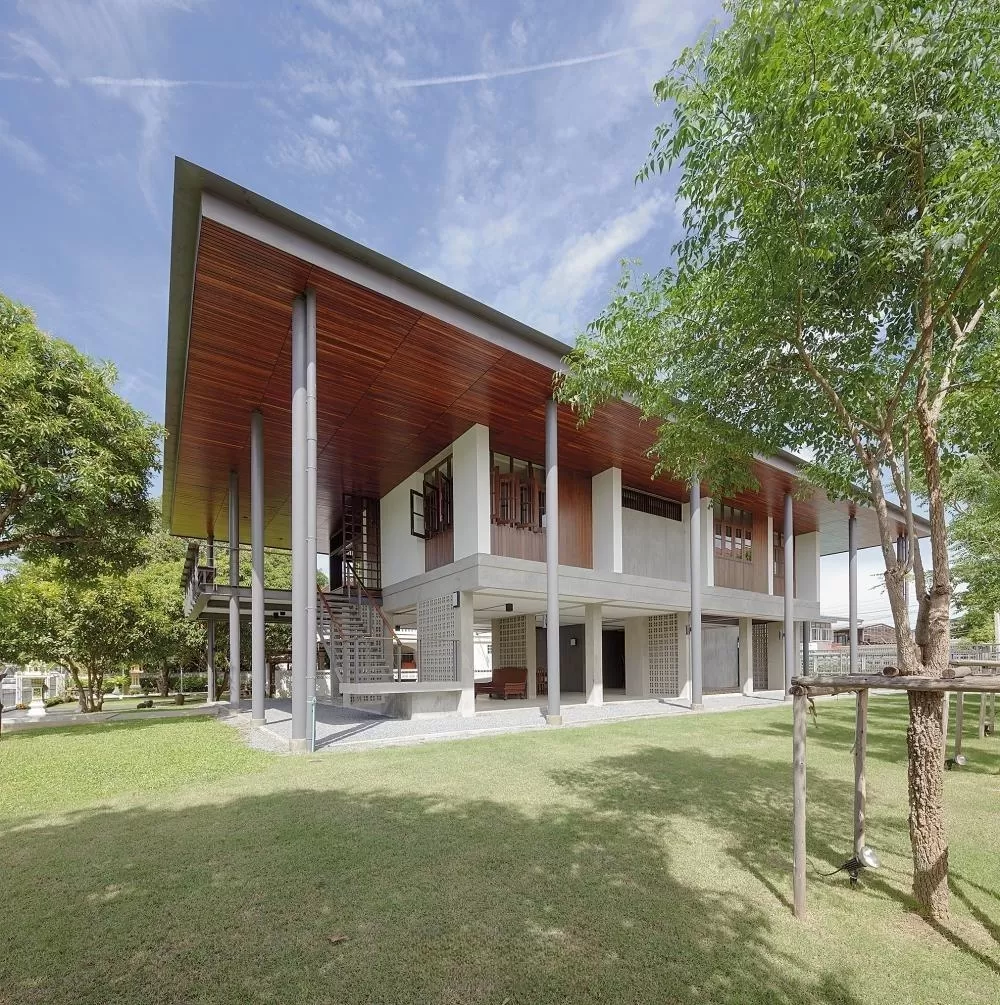 Nhà 2 tầng kiểu nhà sàn hiện đại