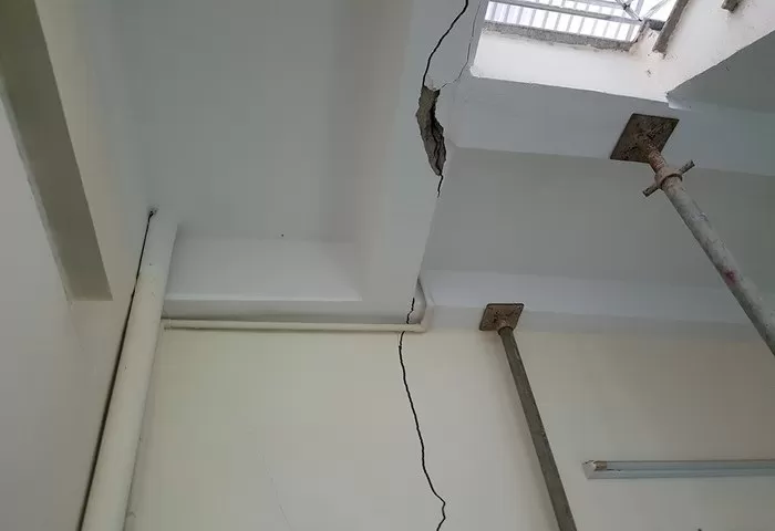 Vết nứt làm mất tính thẩm mỹ của ngôi nhà