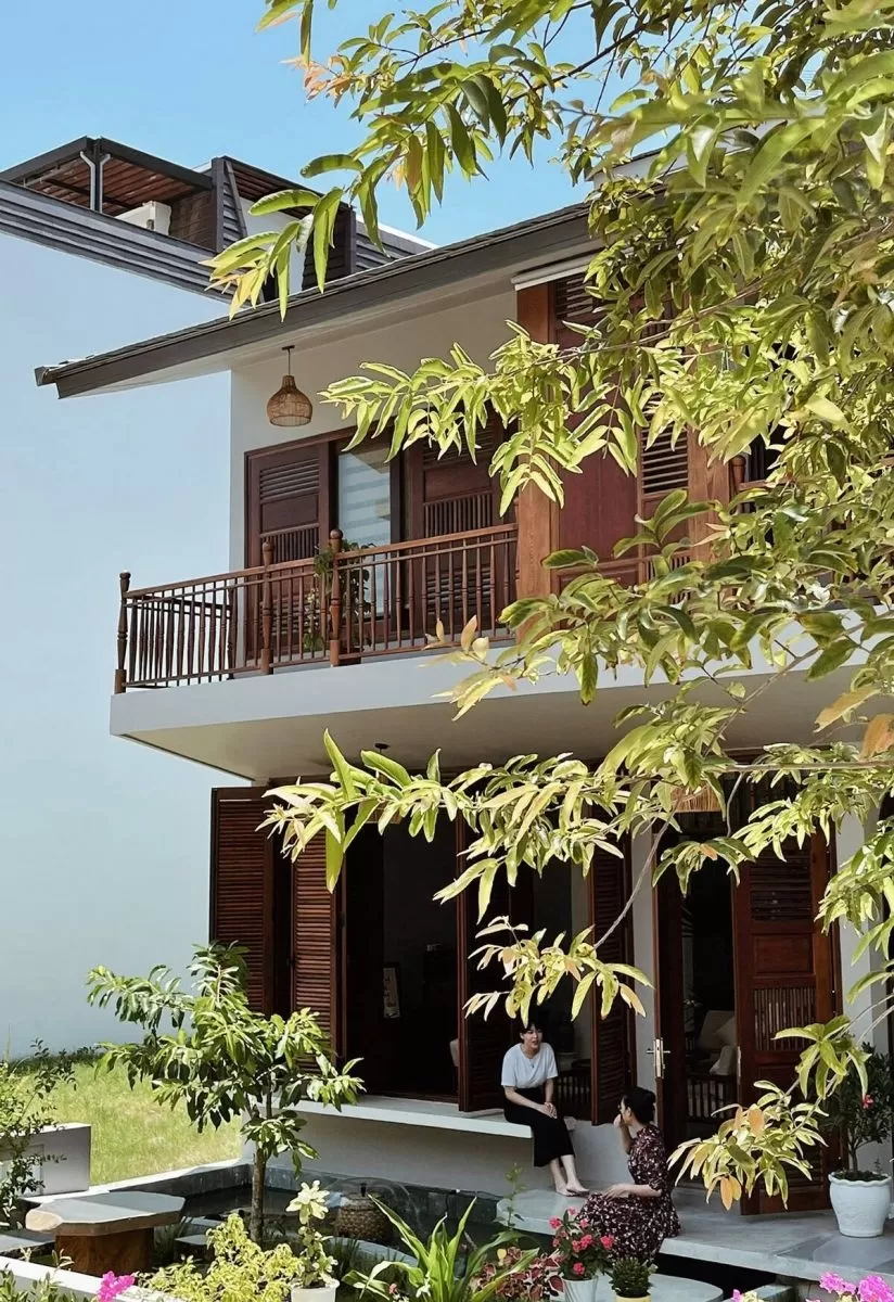 Sân vườn tạo ra các không gian tương tác cho gia đình và bạn bè