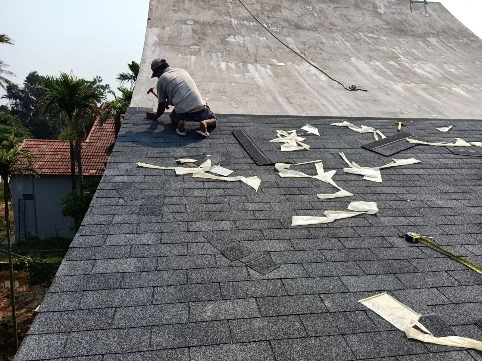 Chi phí nhân công lợp mái ngói cao hay thấp dựa vào từng địa phương