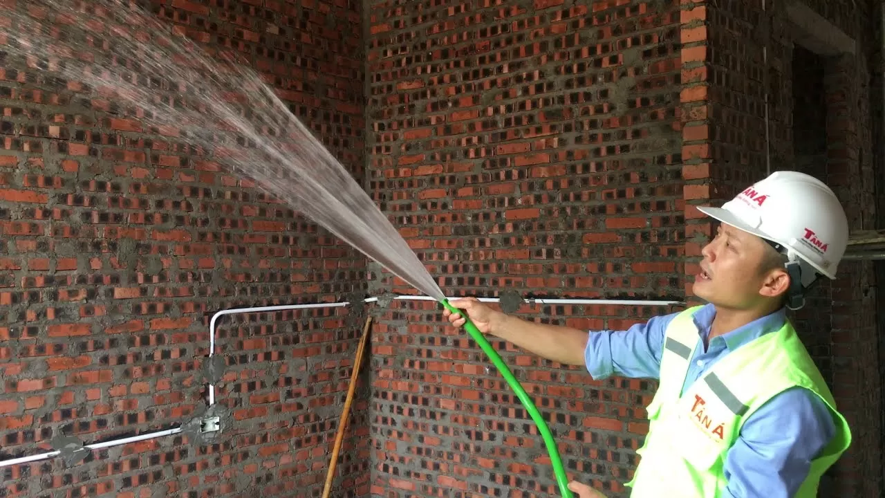 Chống thấm ngược bên trong tường gạch không vữa