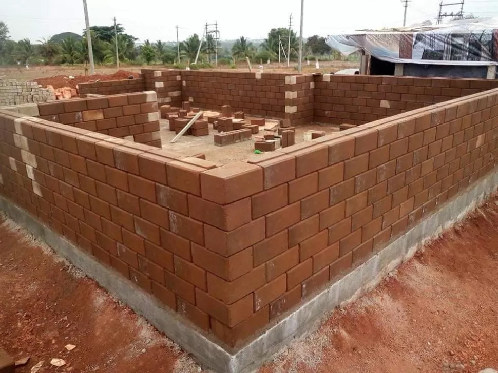 Gạch không cần xây vữa là loại vật liệu mới dễ thi công và bảo vệ môi trường