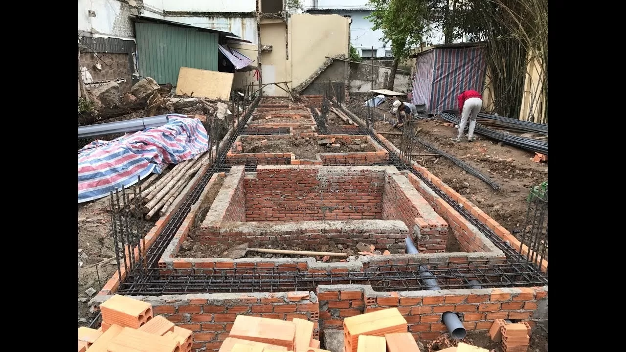 Gạch là vật liệu phổ biến, dễ tìm và có giá thành rẻ