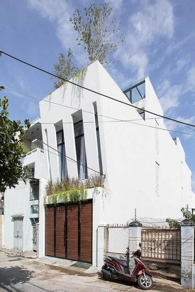 Nhà 1 trệt 1 lầu hiện đại 3 phòng ngủ 500 triệu