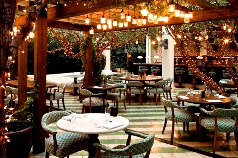 Sân vườn tạo cảm giác tươi mới