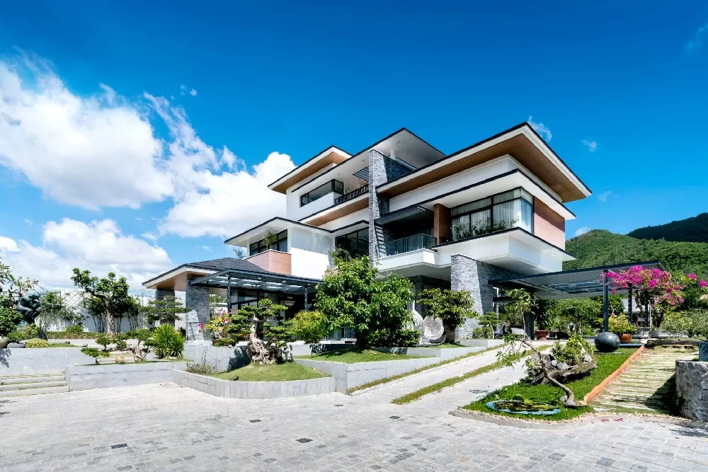 Biệt thự hiện đại có không gian rộng lớn