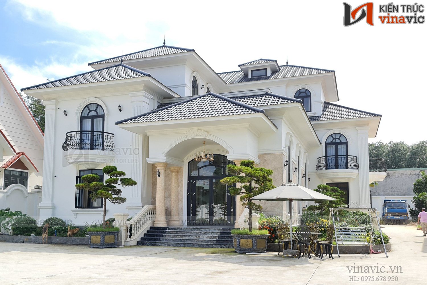 Thi công trọn gói kiến trúc và nội thất biệt thự ở Bình Dương TCBT2002