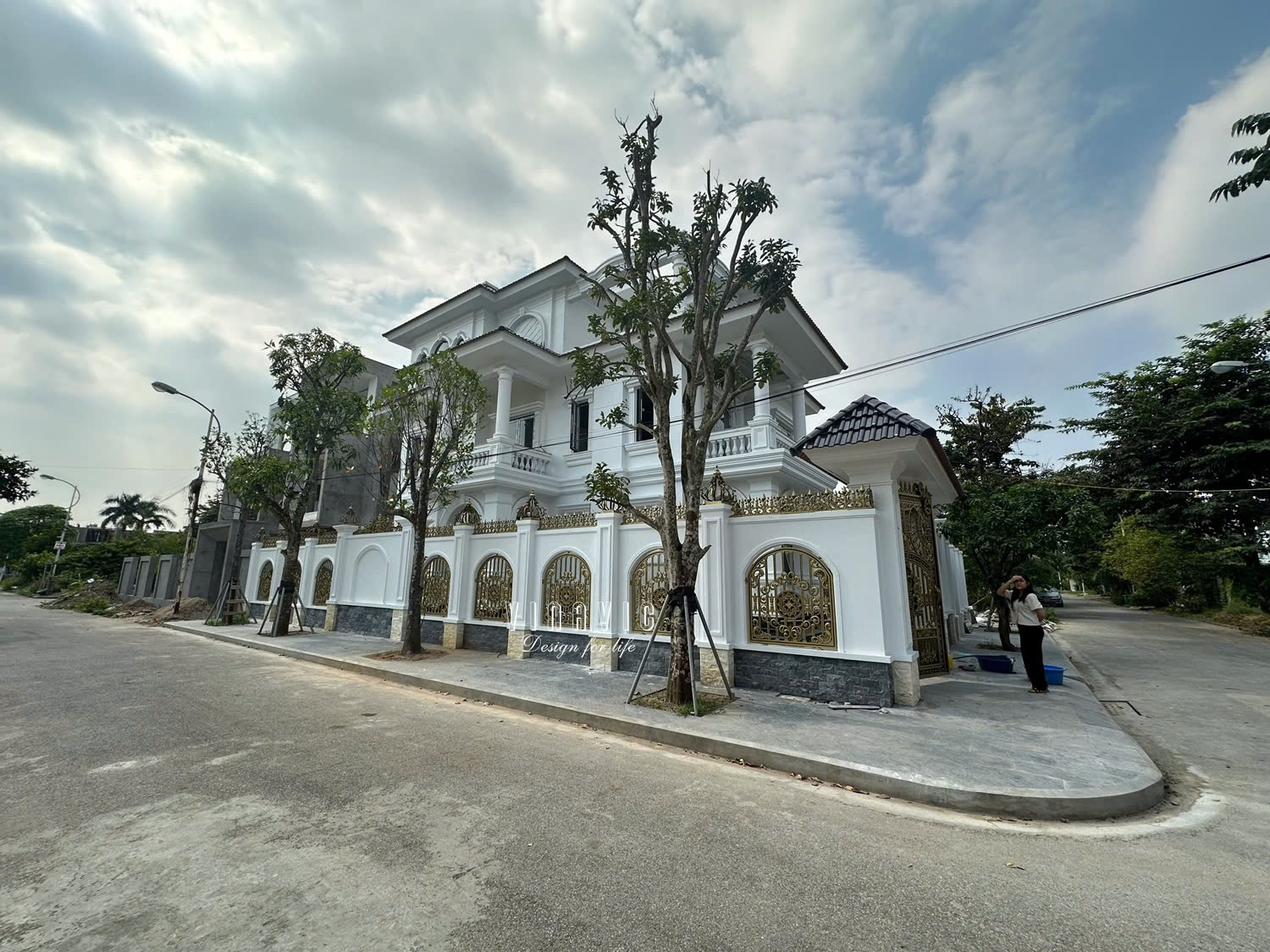 Thi công biệt thự tân cổ điển mái nhật