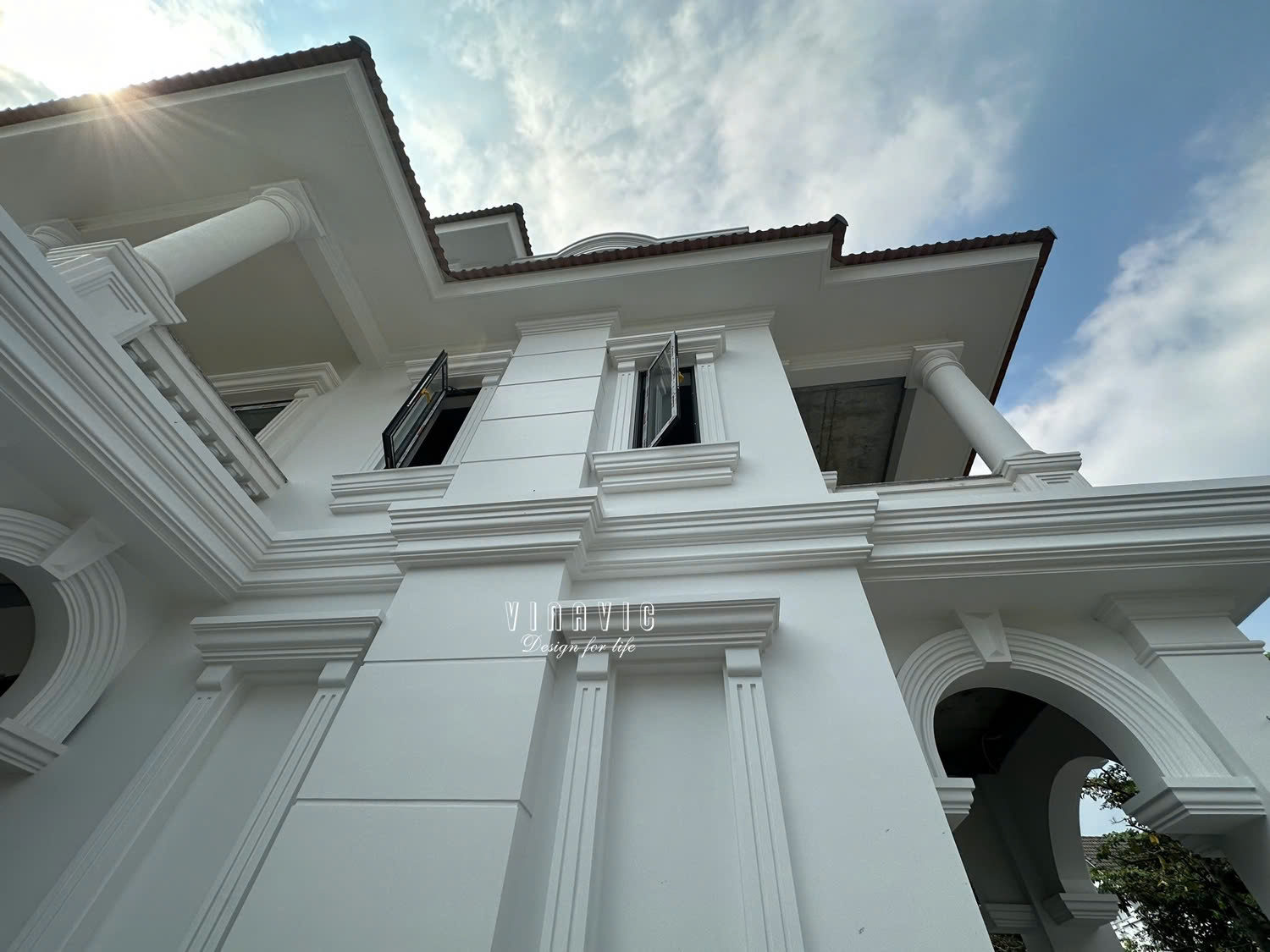 Thi công biệt thự tân cổ điển mái nhật