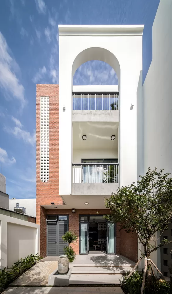 Căn nhà phố Địa Trung Hải đẹp với những màu sắc nhẹ nhàng