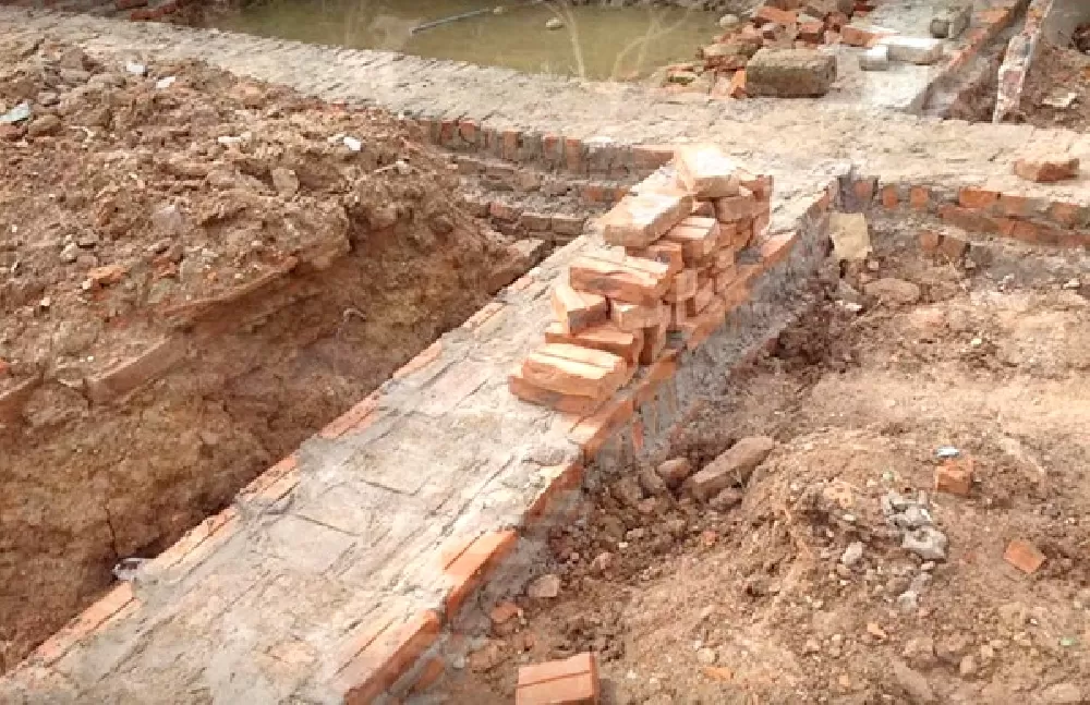 Kiểm tra kết cấu móng bằng gạch xem đã đạt chất lượng chưa