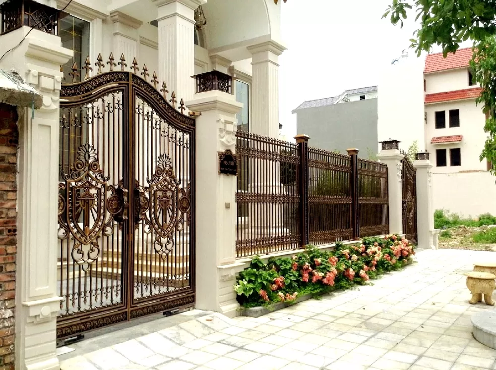 xác định hướng cổng nhà theo tuổi hợp phong thủy đóng vai trò quan trọng