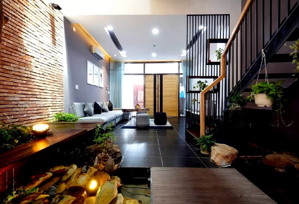 Sân vườn được thiết kế theo phong cách hiện đại