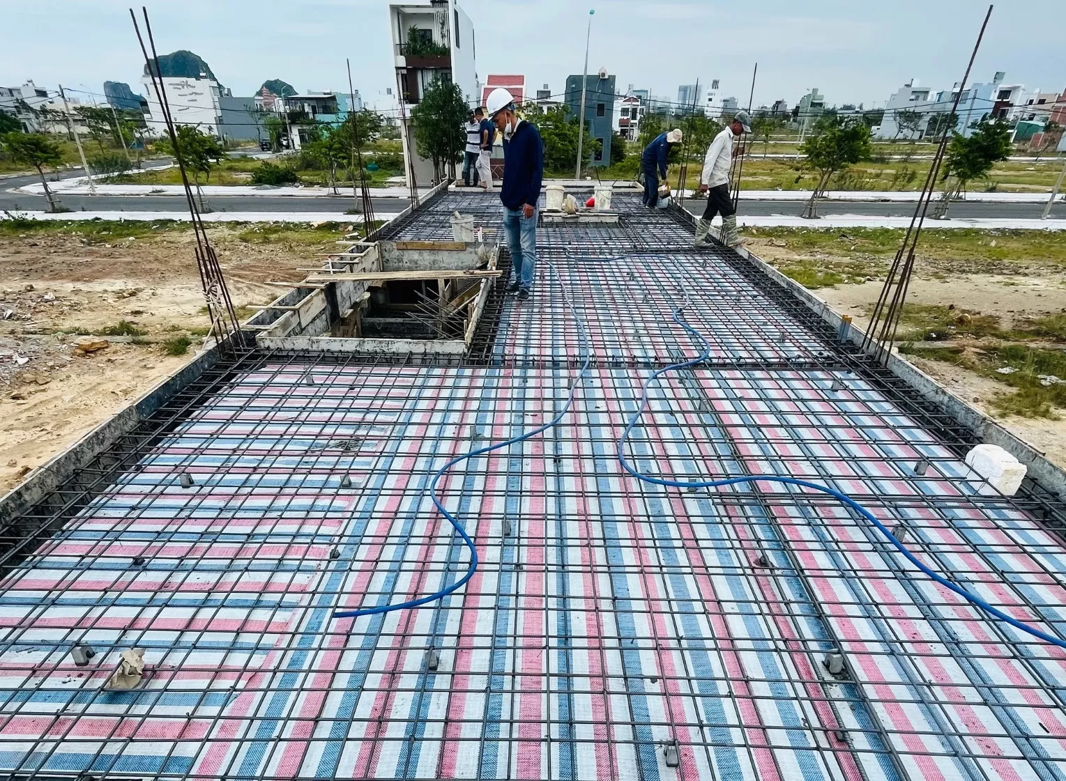 Thi công lắp đặt thép sàn 2 lớp