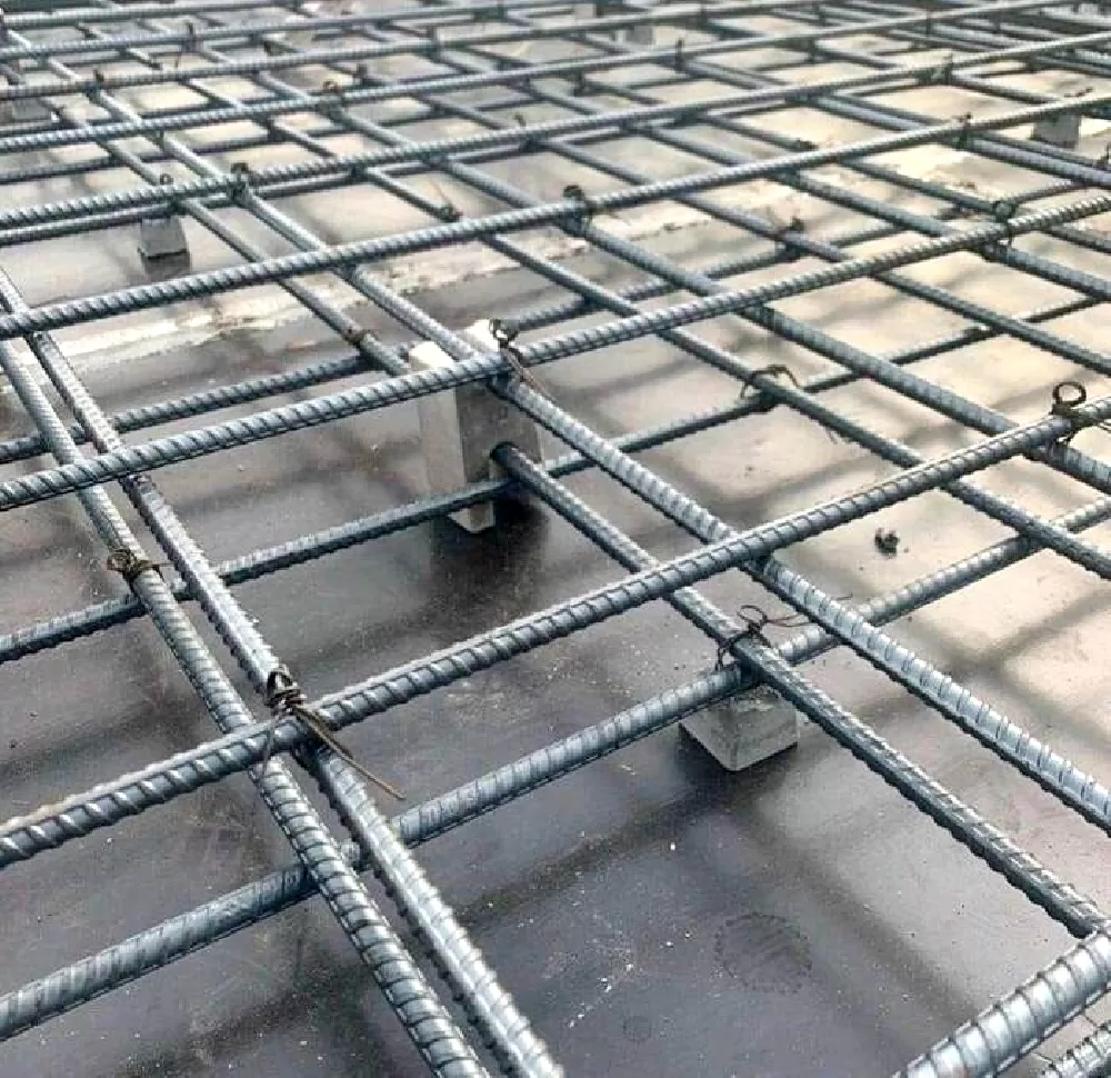 Loại thép sử dụng ảnh hưởng đến khoảng cách 2 lớp