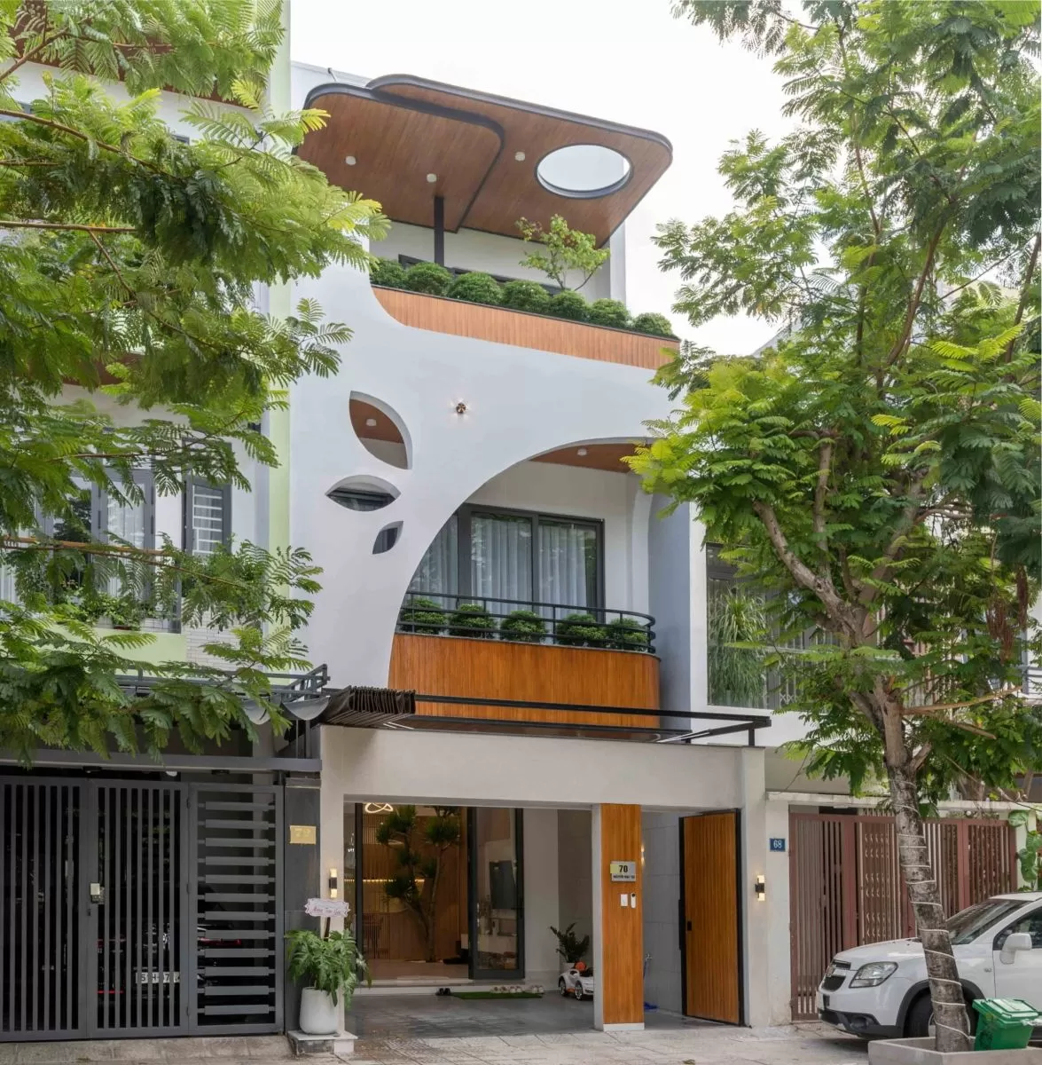 Mẫu nhà mặt tiền 6m nổi bật giữa phố