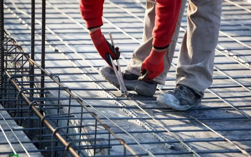 Cắt sắt thép theo bản vẽ