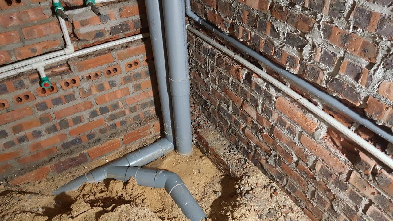 Ống thoát nước âm nền