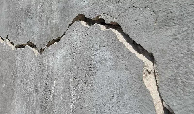 Tường nhà bị nứt