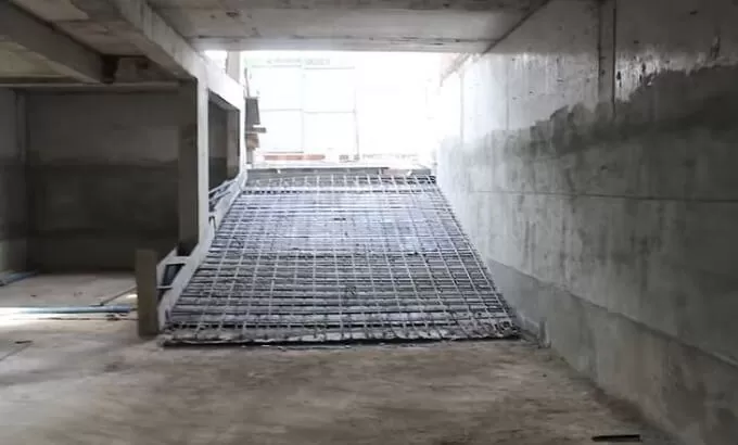 nền và vách hầm đều phải đổ bê tông cốt thép với độ dày 20cm